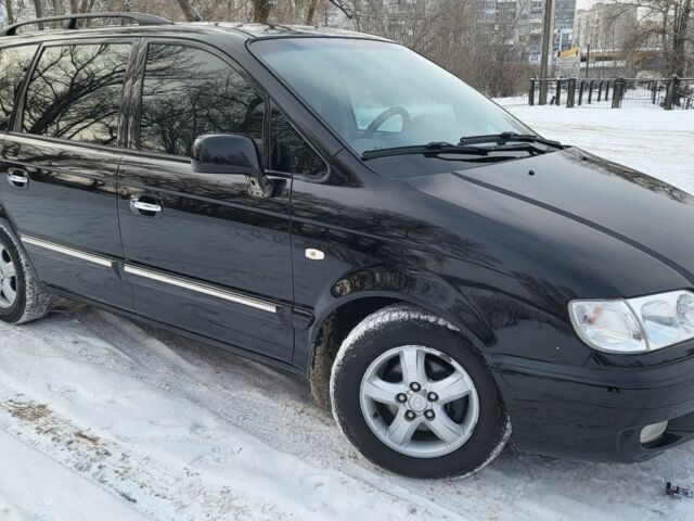 Чорний Хендай Траджет, об'ємом двигуна 2 л та пробігом 200 тис. км за 4700 $, фото 1 на Automoto.ua