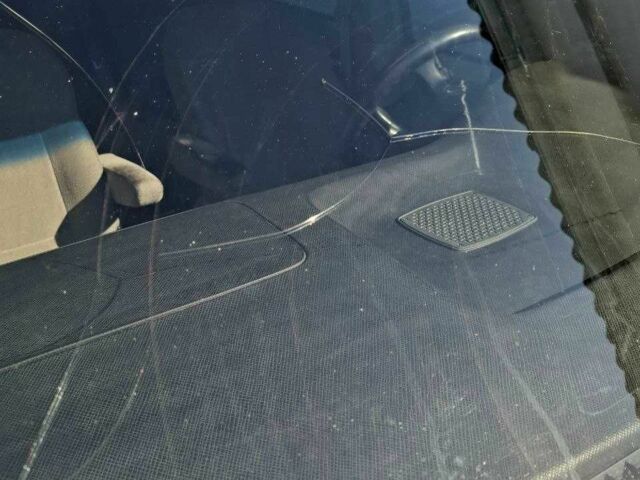 Синий Хендай Траджет, объемом двигателя 2 л и пробегом 298 тыс. км за 4000 $, фото 1 на Automoto.ua