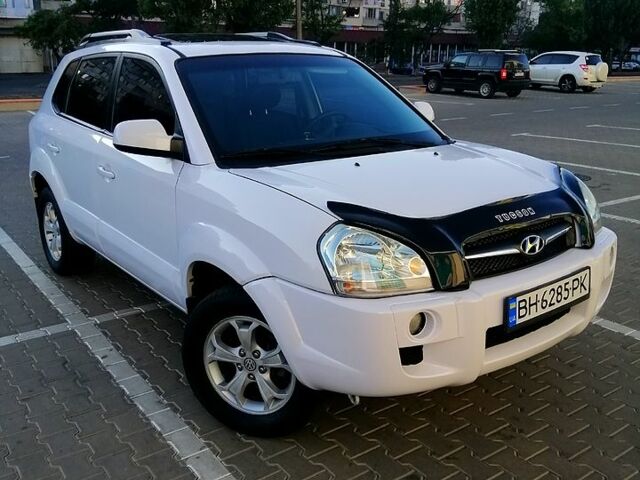 Білий Хендай Туксон, об'ємом двигуна 2 л та пробігом 228 тис. км за 7500 $, фото 1 на Automoto.ua