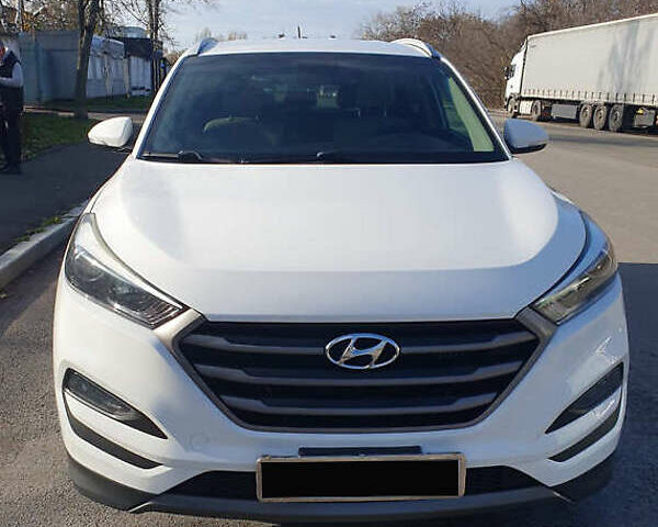 Білий Хендай Туксон, об'ємом двигуна 1.59 л та пробігом 122 тис. км за 11700 $, фото 1 на Automoto.ua