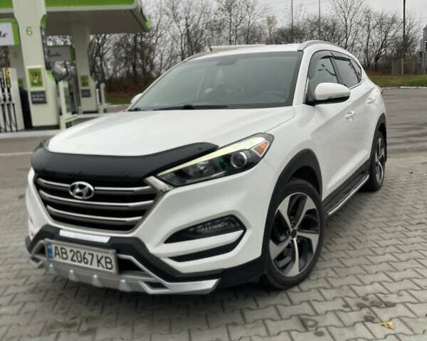 Белый Хендай Туксон, объемом двигателя 1.59 л и пробегом 156 тыс. км за 16000 $, фото 1 на Automoto.ua