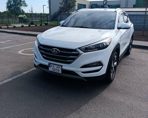 Білий Хендай Туксон, об'ємом двигуна 1.6 л та пробігом 106 тис. км за 16500 $, фото 1 на Automoto.ua