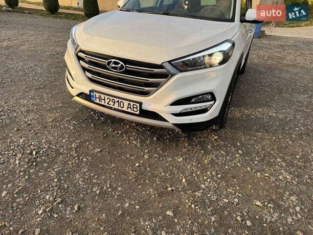 Хендай Туксон 2016 в Одессе на Automoto.ua Белый Хендай Туксон, объемом двигателя 1.6 л и пробегом 82 тыс. км за 18000 $, фото 1 на Automoto.ua