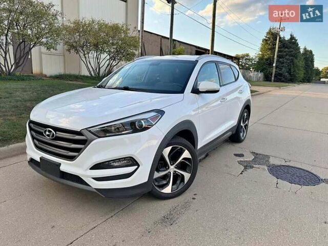 Белый Хендай Туксон, объемом двигателя 2 л и пробегом 110 тыс. км за 14000 $, фото 1 на Automoto.ua