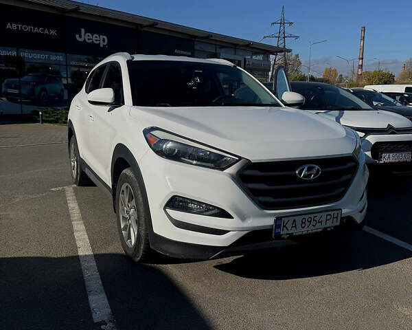 Хендай Туксон 2016 в Киеве на Automoto.ua Белый Хендай Туксон, объемом двигателя 2 л и пробегом 160 тыс. км за 14000 $, фото 1 на Automoto.ua