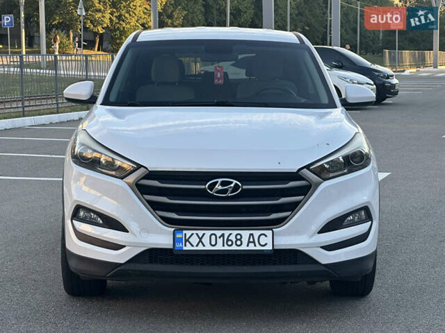 Белый Хендай Туксон, объемом двигателя 2 л и пробегом 89 тыс. км за 16000 $, фото 1 на Automoto.ua