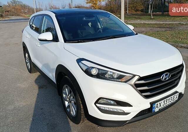 Хендай Туксон 2016 у Харкові на Automoto.ua Білий Хендай Туксон, об'ємом двигуна 2 л та пробігом 121 тис. км за 17800 $, фото 1 на Automoto.ua