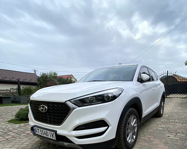 Хендай Туксон 2016 в Богородчанах на Automoto.ua Белый Хендай Туксон, объемом двигателя 1.69 л и пробегом 210 тыс. км за 17200 $, фото 1 на Automoto.ua