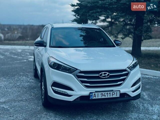 Білий Хендай Туксон, об'ємом двигуна 1.98 л та пробігом 135 тис. км за 15800 $, фото 1 на Automoto.ua
