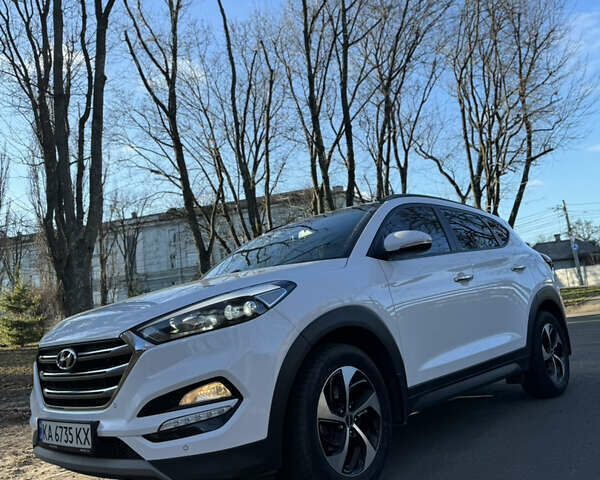 Білий Хендай Туксон, об'ємом двигуна 1.59 л та пробігом 157 тис. км за 16000 $, фото 1 на Automoto.ua