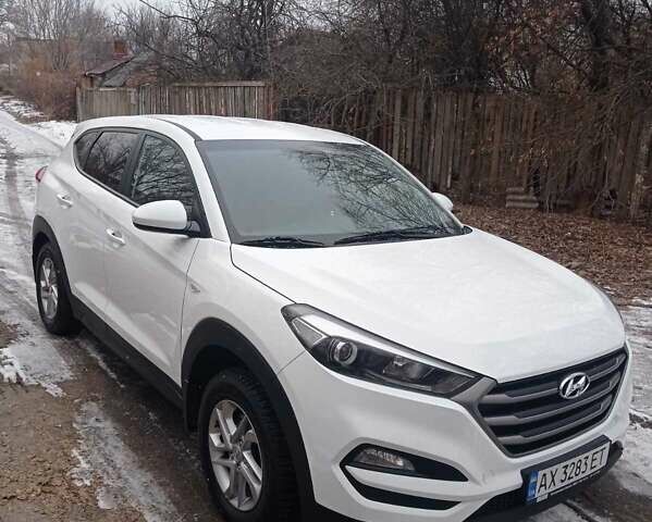 Білий Хендай Туксон, об'ємом двигуна 2 л та пробігом 115 тис. км за 16300 $, фото 1 на Automoto.ua