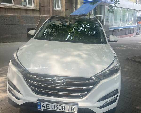 Хендай Туксон 2017 у Дніпро (Дніпропетровську) на Automoto.ua Білий Хендай Туксон, об'ємом двигуна 2 л та пробігом 80 тис. км за 21210 $, фото 1 на Automoto.ua
