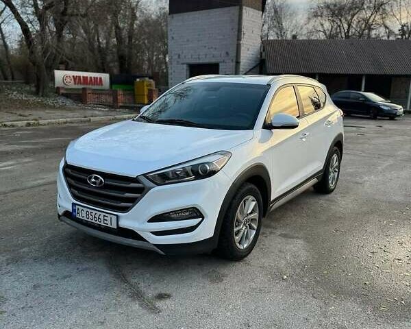 Хендай Туксон 2017 в Львове на Automoto.ua Белый Хендай Туксон, объемом двигателя 1.59 л и пробегом 93 тыс. км за 18300 $, фото 1 на Automoto.ua
