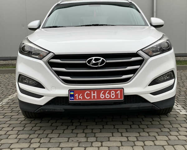 Белый Хендай Туксон, объемом двигателя 2 л и пробегом 167 тыс. км за 15800 $, фото 1 на Automoto.ua