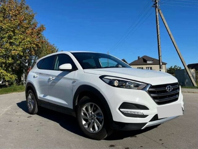 Белый Хендай Туксон, объемом двигателя 0 л и пробегом 144 тыс. км за 12600 $, фото 1 на Automoto.ua