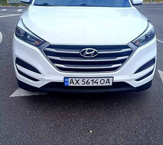 Білий Хендай Туксон, об'ємом двигуна 1.8 л та пробігом 116 тис. км за 16799 $, фото 1 на Automoto.ua