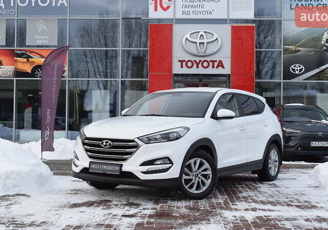 Білий Хендай Туксон, об'ємом двигуна 2 л та пробігом 98 тис. км за 15800 $, фото 1 на Automoto.ua