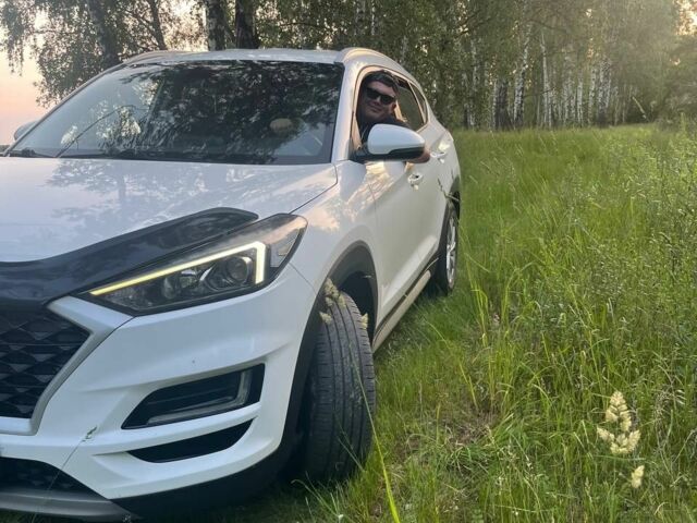 Білий Хендай Туксон, об'ємом двигуна 1.6 л та пробігом 168 тис. км за 20000 $, фото 1 на Automoto.ua