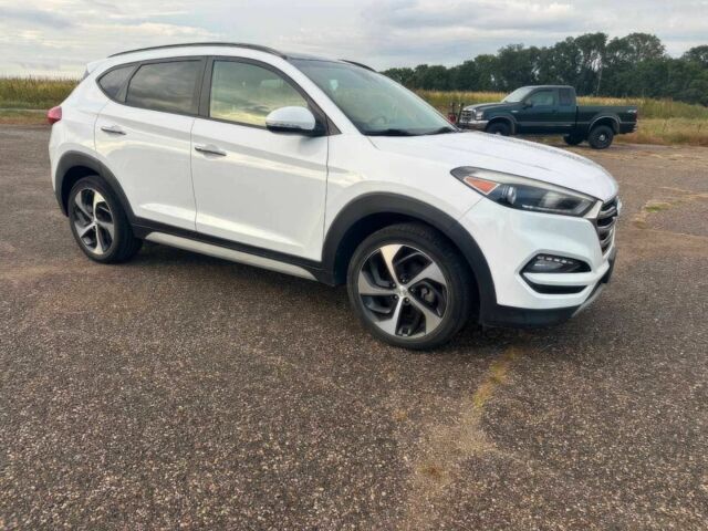 Белый Хендай Туксон, объемом двигателя 1.6 л и пробегом 48 тыс. км за 9200 $, фото 1 на Automoto.ua