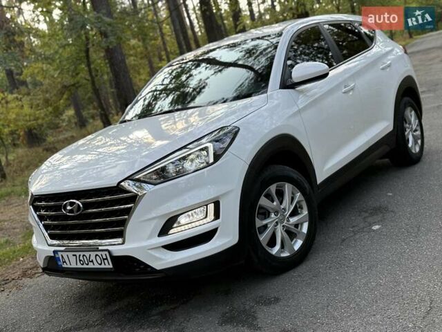 Білий Хендай Туксон, об'ємом двигуна 2 л та пробігом 51 тис. км за 17900 $, фото 1 на Automoto.ua