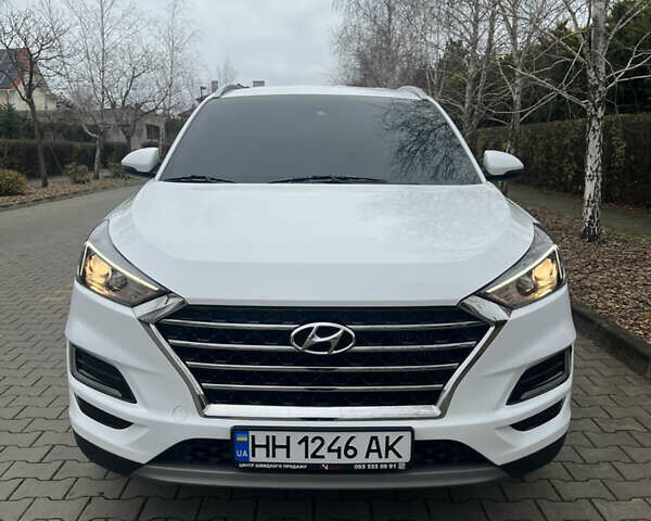 Білий Хендай Туксон, об'ємом двигуна 2 л та пробігом 136 тис. км за 22900 $, фото 1 на Automoto.ua