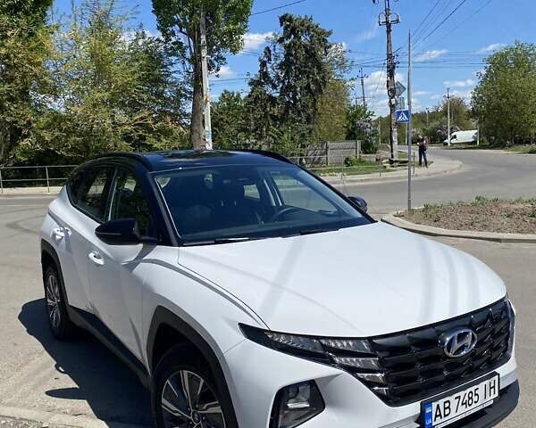 Белый Хендай Туксон, объемом двигателя 1.6 л и пробегом 60 тыс. км за 34500 $, фото 1 на Automoto.ua