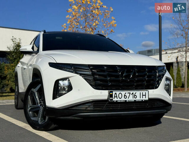 Белый Хендай Туксон, объемом двигателя 2 л и пробегом 147 тыс. км за 23700 $, фото 1 на Automoto.ua