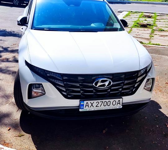 Хендай Туксон 2023 в Харькове на Automoto.ua Белый Хендай Туксон, объемом двигателя 2 л и пробегом 13 тыс. км за 30500 $, фото 1 на Automoto.ua