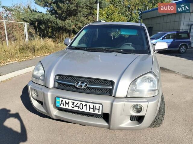 Бежевий Хендай Туксон, об'ємом двигуна 2 л та пробігом 233 тис. км за 6200 $, фото 1 на Automoto.ua