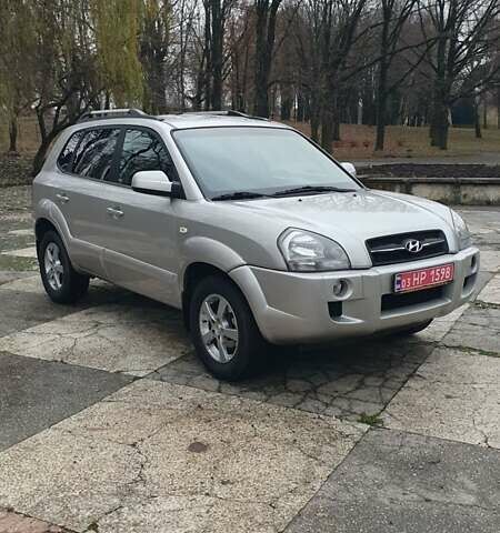 Бежевый Хендай Туксон, объемом двигателя 2 л и пробегом 254 тыс. км за 7700 $, фото 1 на Automoto.ua