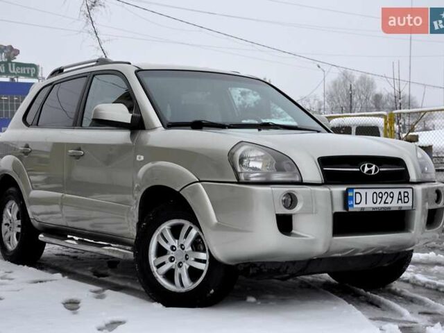 Бежевый Хендай Туксон, объемом двигателя 1.98 л и пробегом 257 тыс. км за 6500 $, фото 1 на Automoto.ua