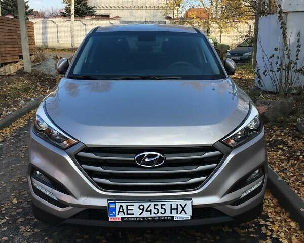 Бежевый Хендай Туксон, объемом двигателя 2 л и пробегом 103 тыс. км за 18900 $, фото 1 на Automoto.ua