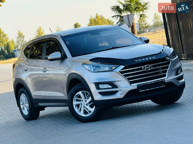 Бежевий Хендай Туксон, об'ємом двигуна 2 л та пробігом 175 тис. км за 15400 $, фото 1 на Automoto.ua
