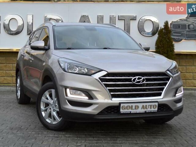 Бежевый Хендай Туксон, объемом двигателя 1.6 л и пробегом 118 тыс. км за 19700 $, фото 1 на Automoto.ua