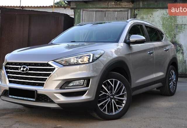 Бежевый Хендай Туксон, объемом двигателя 2 л и пробегом 58 тыс. км за 25000 $, фото 1 на Automoto.ua