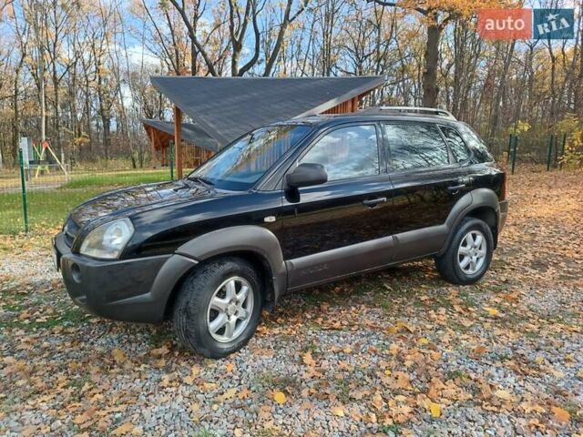 Хендай Туксон 2005 в Харькове на Automoto.ua Черный Хендай Туксон, объемом двигателя 1.98 л и пробегом 192 тыс. км за 7200 $, фото 1 на Automoto.ua