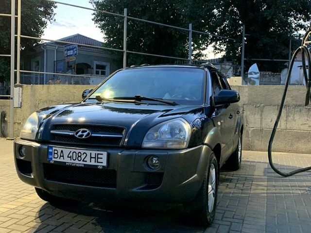 Хендай Туксон 2005 у Кропивницькому (Кіровограді) на Automoto.ua Чорний Хендай Туксон, об'ємом двигуна 2 л та пробігом 219 тис. км за 8800 $, фото 1 на Automoto.ua