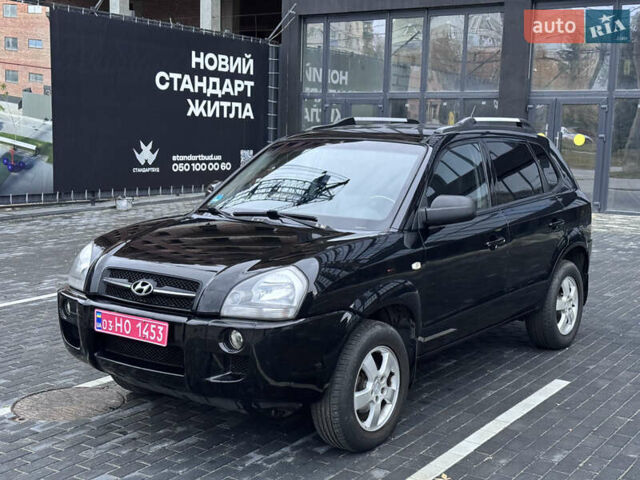 Хендай Туксон 2005 у Полтаві на Automoto.ua Чорний Хендай Туксон, об'ємом двигуна 1.98 л та пробігом 175 тис. км за 7700 $, фото 1 на Automoto.ua