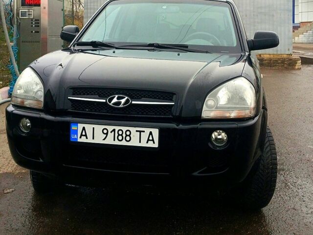 Чорний Хендай Туксон, об'ємом двигуна 2 л та пробігом 210 тис. км за 8500 $, фото 1 на Automoto.ua