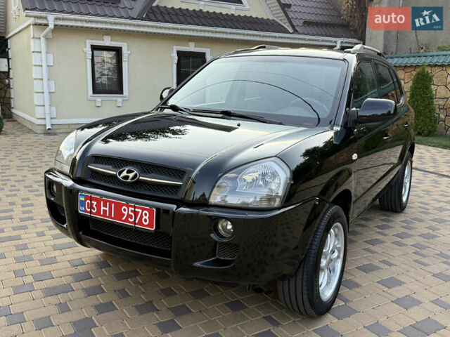 Чорний Хендай Туксон, об'ємом двигуна 1.98 л та пробігом 212 тис. км за 8200 $, фото 1 на Automoto.ua