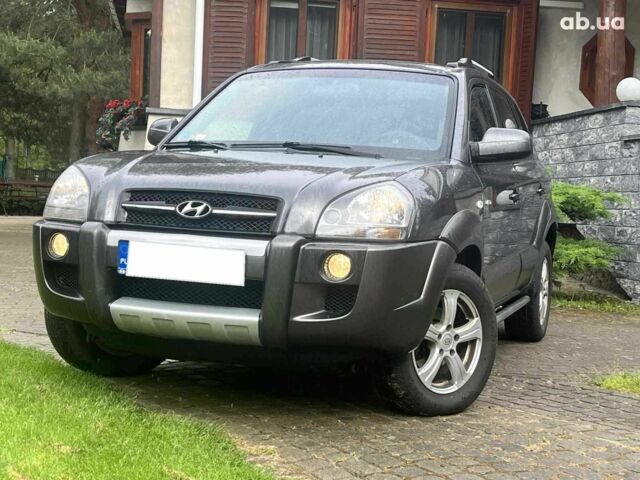 Черный Хендай Туксон, объемом двигателя 2.2 л и пробегом 230 тыс. км за 2300 $, фото 1 на Automoto.ua