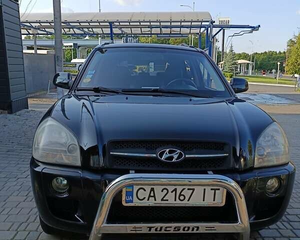 Чорний Хендай Туксон, об'ємом двигуна 2 л та пробігом 162 тис. км за 8000 $, фото 1 на Automoto.ua
