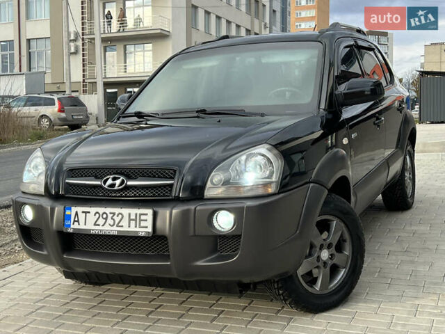 Хендай Туксон 2006 у Тернополі на Automoto.ua Чорний Хендай Туксон, об'ємом двигуна 2 л та пробігом 240 тис. км за 6699 $, фото 1 на Automoto.ua
