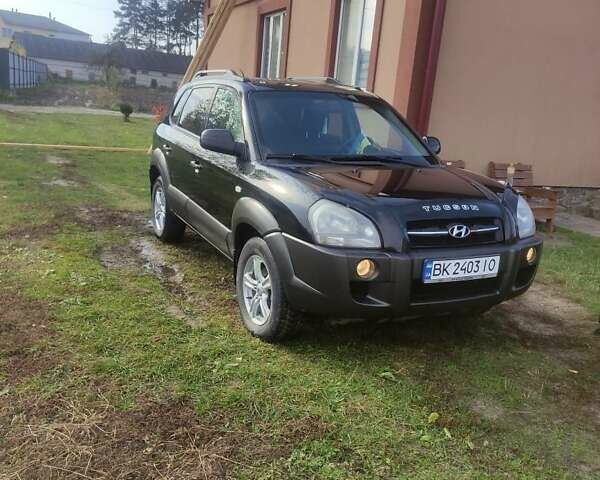 Хендай Туксон 2006 в Заречном на Automoto.ua Черный Хендай Туксон, объемом двигателя 2 л и пробегом 179 тыс. км за 7200 $, фото 1 на Automoto.ua