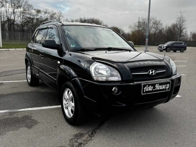 Черный Хендай Туксон, объемом двигателя 0 л и пробегом 226 тыс. км за 7300 $, фото 1 на Automoto.ua