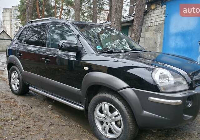 Чорний Хендай Туксон, об'ємом двигуна 2 л та пробігом 207 тис. км за 8200 $, фото 1 на Automoto.ua