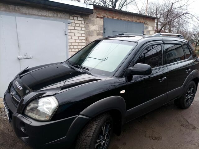 Чорний Хендай Туксон, об'ємом двигуна 2 л та пробігом 241 тис. км за 7200 $, фото 1 на Automoto.ua