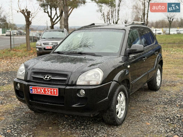 Чорний Хендай Туксон, об'ємом двигуна 2 л та пробігом 196 тис. км за 7250 $, фото 1 на Automoto.ua