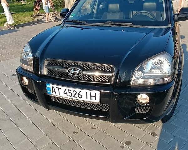 Чорний Хендай Туксон, об'ємом двигуна 1.99 л та пробігом 200 тис. км за 8500 $, фото 1 на Automoto.ua