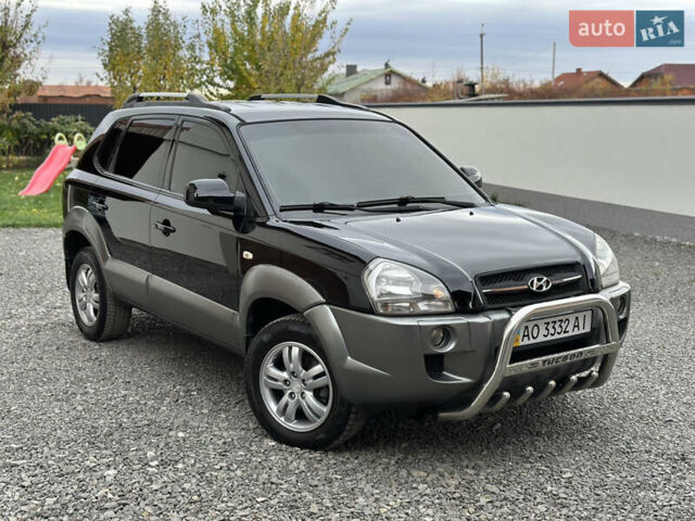 Хендай Туксон 2007 в Ужгороде на Automoto.ua Черный Хендай Туксон, объемом двигателя 1.98 л и пробегом 157 тыс. км за 7300 $, фото 1 на Automoto.ua